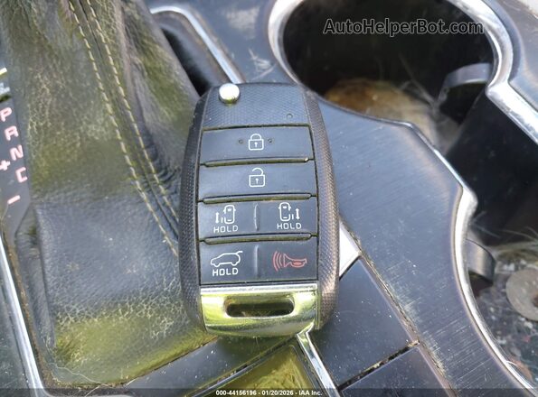 KNDMB5C10K6541028 2019 KIA SEDONA Black Dashboard view