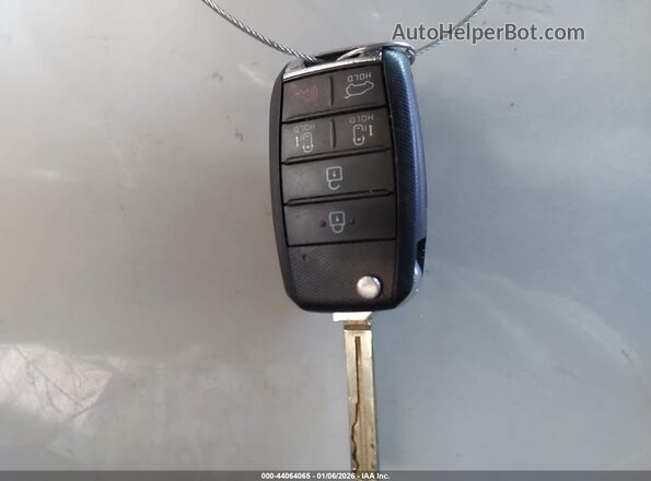 KNDMB5C10M6673189 2021 KIA SEDONA White Vista del salpicadero