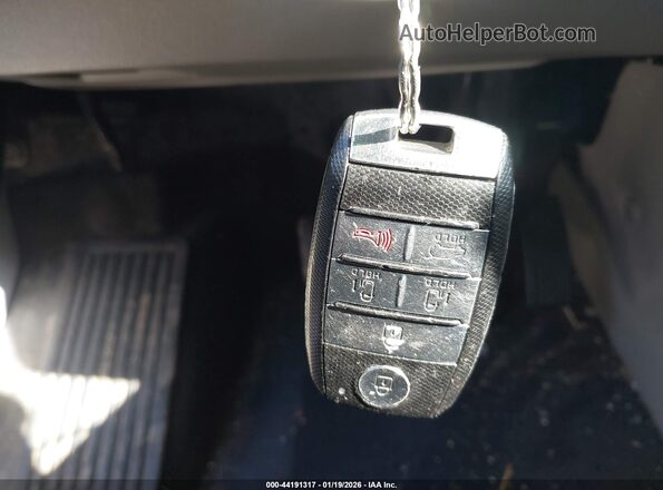 KNDMB5C13K6500263 2019 KIA SEDONA Белый Вид панели приборов