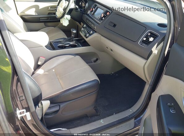 KNDMB5C15K6534253 2019 KIA SEDONA Черный Вид салона спереди