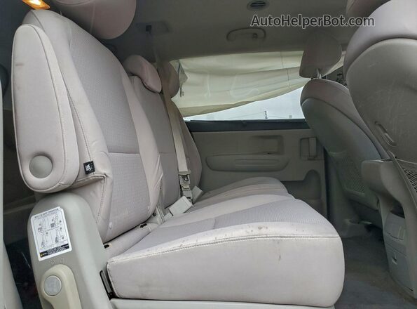 KNDMB5C17G6102609 2016 KIA SEDONA Коричневый Вид задней части салона