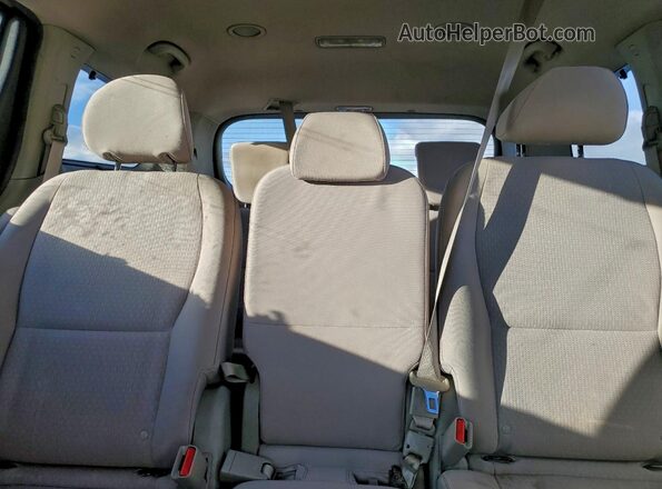 KNDMB5C17G6124853 2016 KIA SEDONA Silver უკანა სავარძლების ხედი