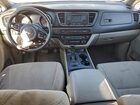 2017 Kia Sedona Lx Серебряный vin: KNDMB5C1XH6227282