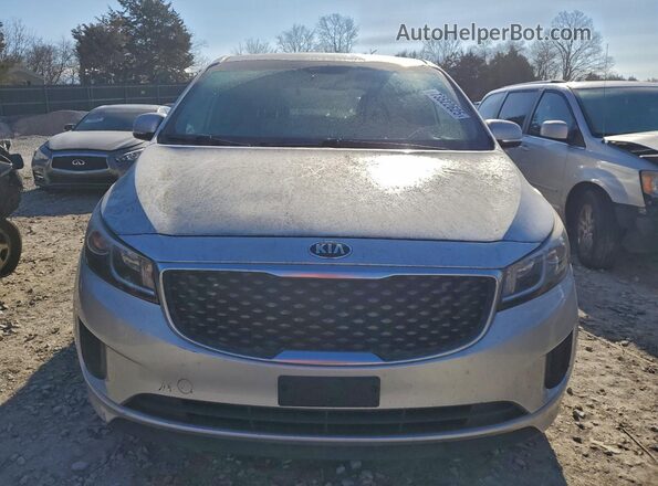 KNDMB5C1XH6227282 2017 KIA SEDONA Серебряный Вид спереди