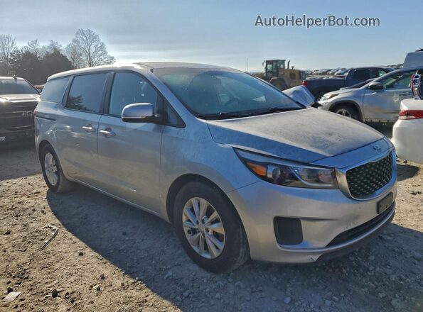 KNDMB5C1XH6227282 2017 KIA SEDONA Серебряный Передняя правая четверть