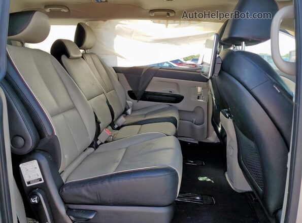 KNDMC5C13M6676147 2021 KIA SEDONA Серебряный Вид задней части салона