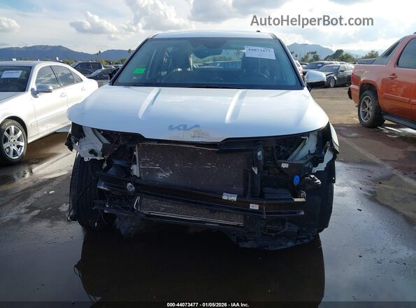 KNDNB4H35R6385619 2024 KIA CARNIVAL MPV Белый Вид задней части салона