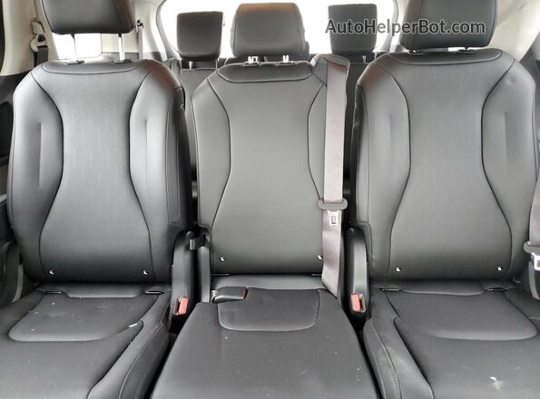 KNDNB5K3XT6598331 2026 KIA CARNIVAL Black Widok tylnych siedzeń