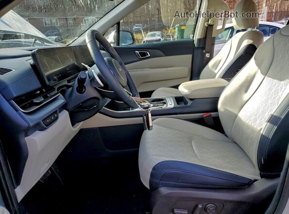 KNDNC5KAXT6096933 2026 KIA CARNIVAL Белый Вид салона спереди