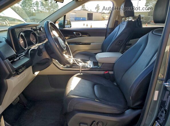 KNDNE5H36N6102409 2022 KIA CARNIVAL Серый Вид салона спереди