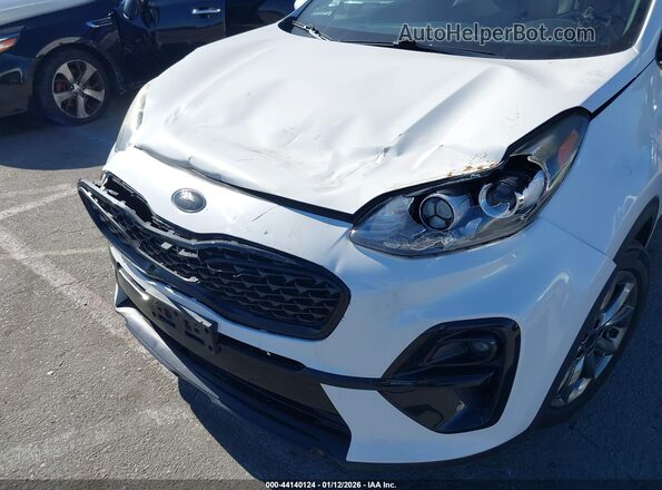 KNDP63AC1N7015936 2022 KIA SPORTAGE Белый Вид спереди