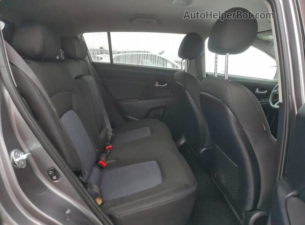KNDPBCAC3G7802868 2016 KIA SPORTAGE Gray Widok wnętrza z tyłu