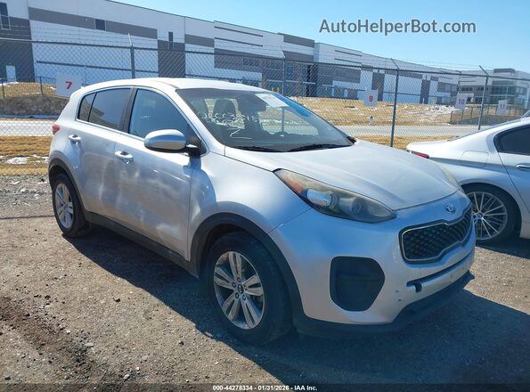 KNDPM3AC4J7312585 2018 KIA SPORTAGE Серебряный Передняя правая четверть