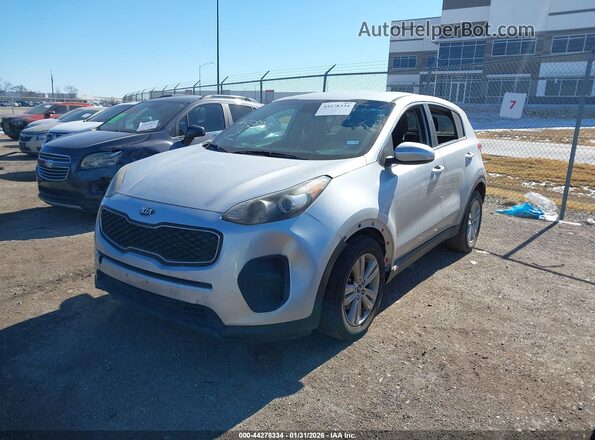 KNDPM3AC4J7312585 2018 KIA SPORTAGE Серебряный Передняя левая четверть