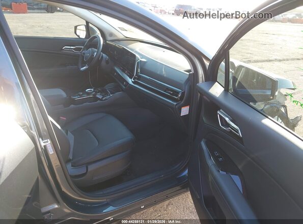 KNDPVCDG1S7258854 2025 KIA SPORTAGE HYBRID Зеленый Вид салона спереди