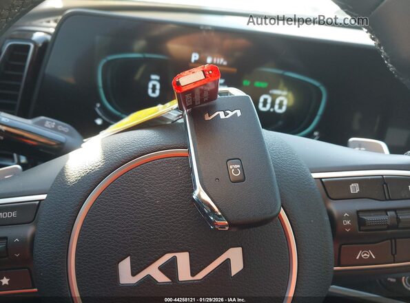 KNDPVCDG1S7258854 2025 KIA SPORTAGE HYBRID Зеленый Вид панели приборов