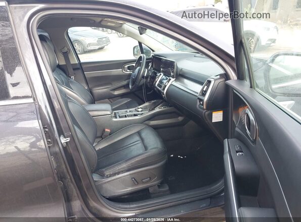 KNDRHDLG5P5174031 2023 KIA SORENTO HYBRID Gray Front interior view