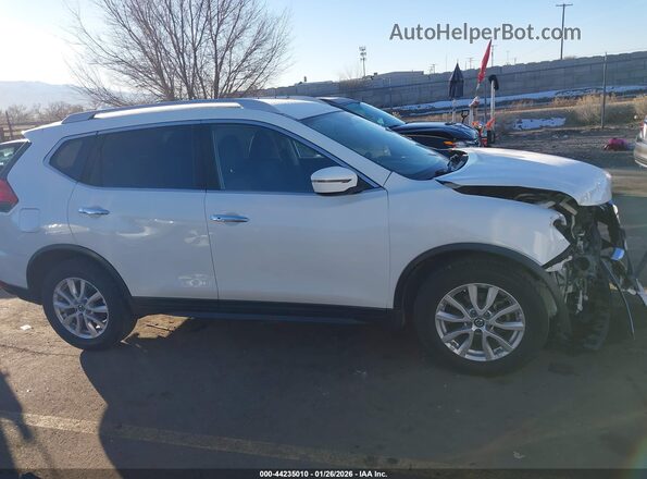 KNMAT2MV5HP549063 2017 NISSAN ROGUE Белый Вид задней части салона