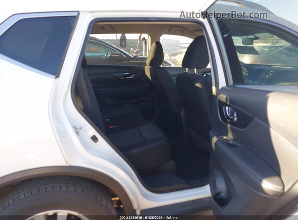 KNMAT2MV5HP549063 2017 NISSAN ROGUE Белый Вид наклейки с VIN-кодом