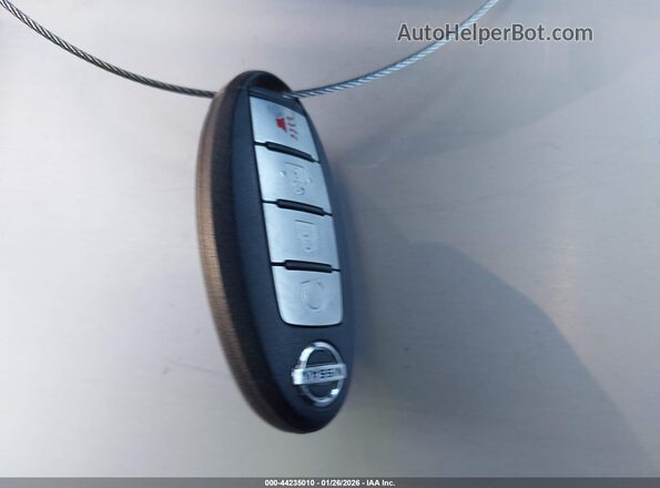 KNMAT2MV5HP549063 2017 NISSAN ROGUE Белый Вид панели приборов