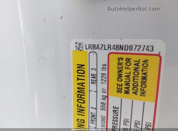 LRBAZLR48ND072743 2022 BUICK ENVISION White Widok komory silnika