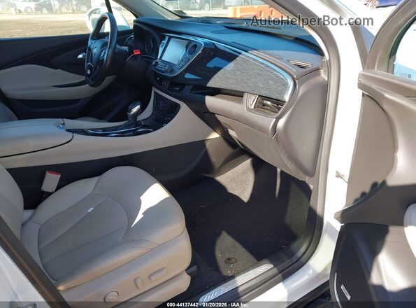 LRBFX4SX8JD004281 2018 BUICK ENVISION Белый Вид салона спереди