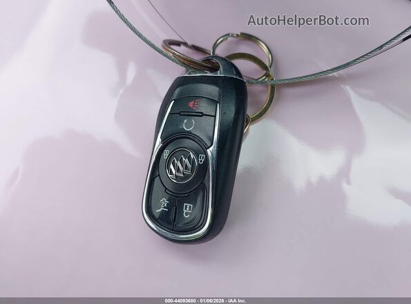 LRBFXCSAXKD003740 2019 BUICK ENVISION Белый Вид панели приборов