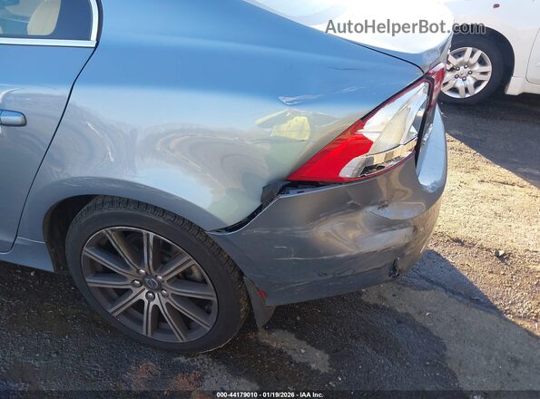 LYV402HM2HB148797 2017 VOLVO S60 INSCRIPTION Серебряный Вид спереди