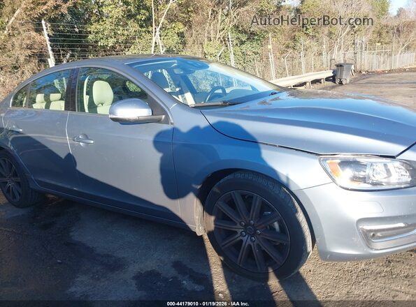 LYV402HM2HB148797 2017 VOLVO S60 INSCRIPTION Серебряный Вид задней части салона