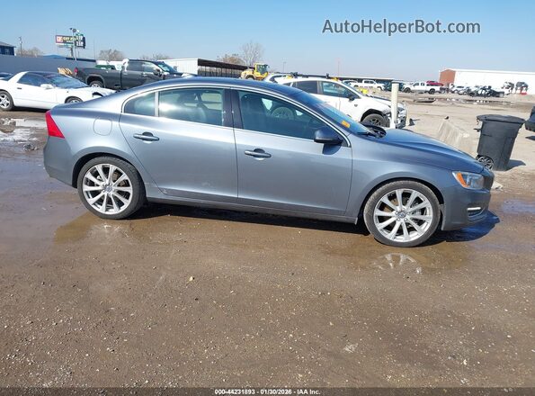 LYV402TK3JB168956 2018 VOLVO S60 INSCRIPTION Gray Widok wnętrza z tyłu