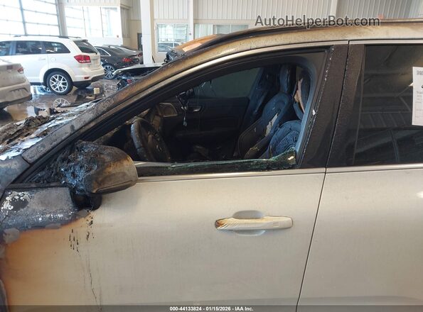 LYVBR0DM0KB283548 2019 VOLVO XC60 HYBRID Белый Вид щитка приборов