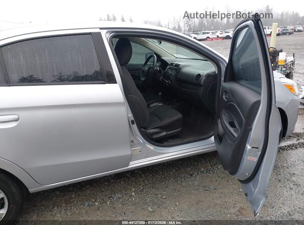 ML32F3FJ6HHF13930 2017 MITSUBISHI MIRAGE G4 Silver Widok wnętrza z przodu