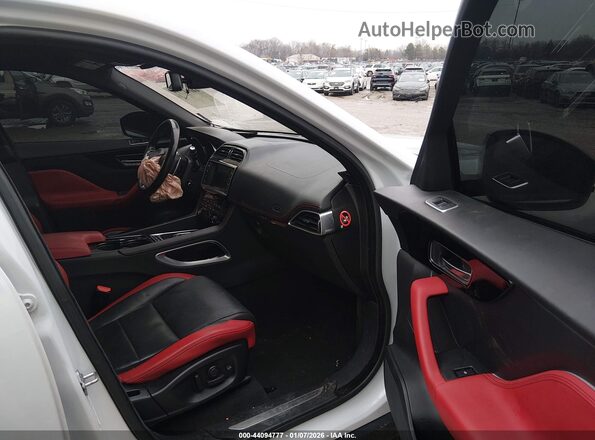 SADCM2BV5HA053633 2017 JAGUAR F-PACE White Вид салону спереду