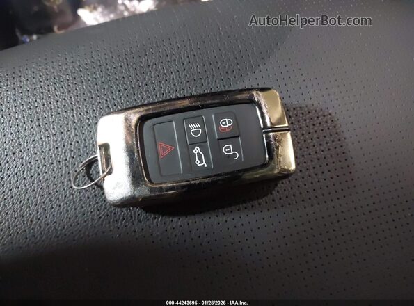 SADCT2FU0SA748548 2025 JAGUAR F-PACE Red Widok deski rozdzielczej