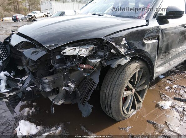 SADFK2FX6L1Z75416 2020 JAGUAR E-PACE Black Widok z przodu