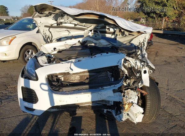 SADFK2FX8L1Z76275 2020 JAGUAR E-PACE Белый Вид спереди