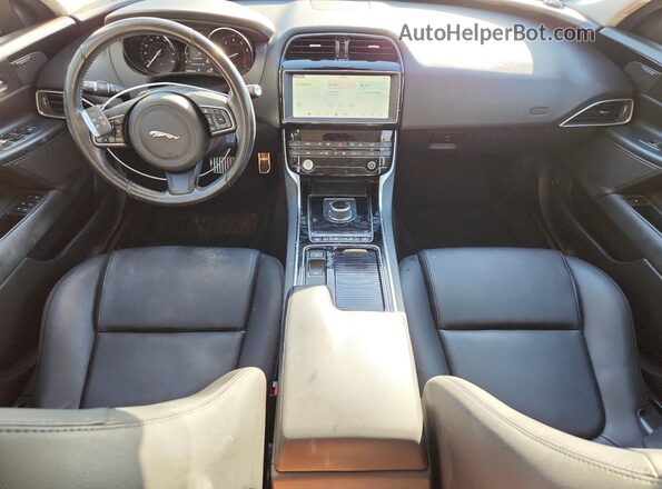 SAJAD4FX4KCP49424 2019 JAGUAR XF Gray Vista del salpicadero