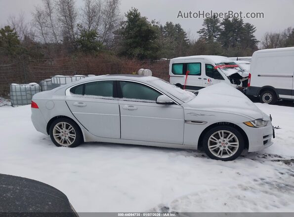 SAJAJ4BN4HA952296 2017 JAGUAR XF Белый Вид задней части салона