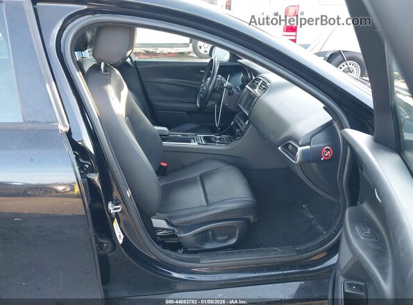 SAJAR4FX2JCP35800 2018 JAGUAR XF Black Widok wnętrza z przodu