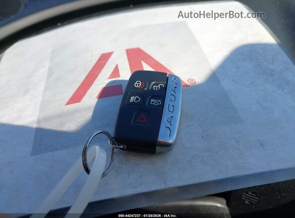 SAJAR4FX7JCP26946 2018 JAGUAR XF Белый Вид панели приборов