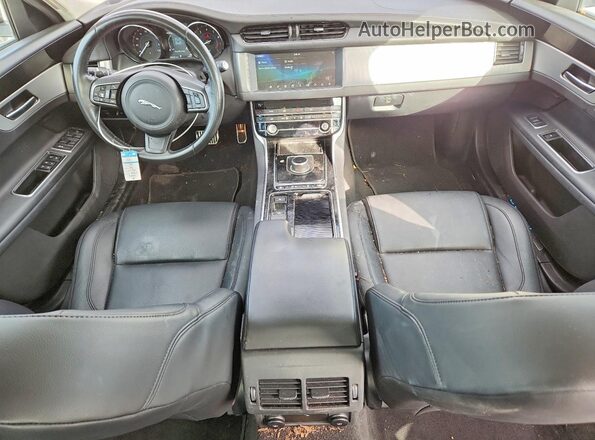 SAJBD4FX0KCY79186 2019 JAGUAR XF Black Vista del salpicadero