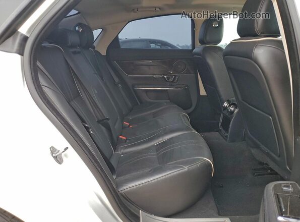 SAJWA1C73H8W12486 2017 JAGUAR XJ Белый Вид задней части салона