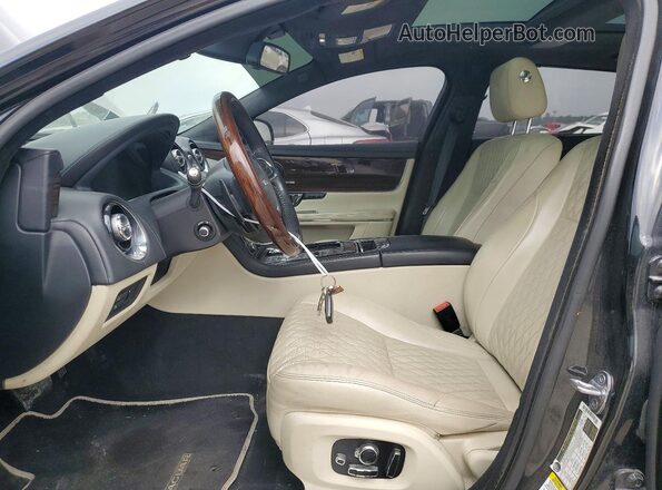 SAJWA2G75H8W12117 2017 JAGUAR XJL Black Front interior view
