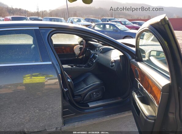SAJWJ2GD0K8W21031 2019 JAGUAR XJ Gray Front interior view
