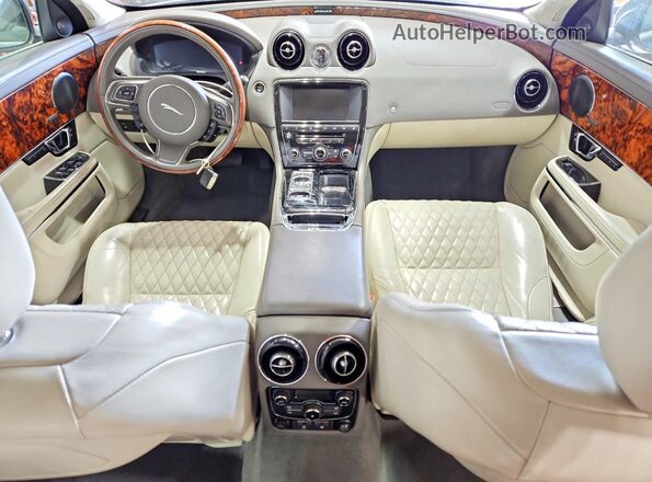 SAJWJ2GD9G8V95102 2016 JAGUAR XJL Green Widok deski rozdzielczej