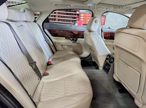 SAJWJ2GD9G8V95102 2016 JAGUAR XJL Green Widok tylnych siedzeń