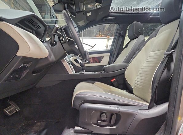 SALCL2FX1PH333512 2023 LAND ROVER DISCOVERY Gray Front interior view