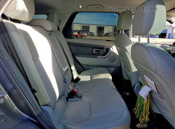 SALCP2BG6HH710704 2017 LAND ROVER DISCOVERY Gray Rear interior view
