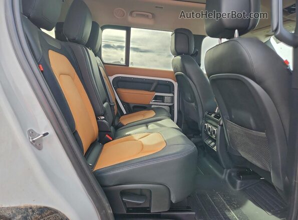 SALE2FEU4R2279591 2024 LAND ROVER DEFENDER White Rear interior view