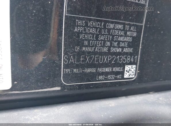 SALEX7EUXP2135841 2023 LAND ROVER DEFENDER Black ძრავის განყოფილების ხედი